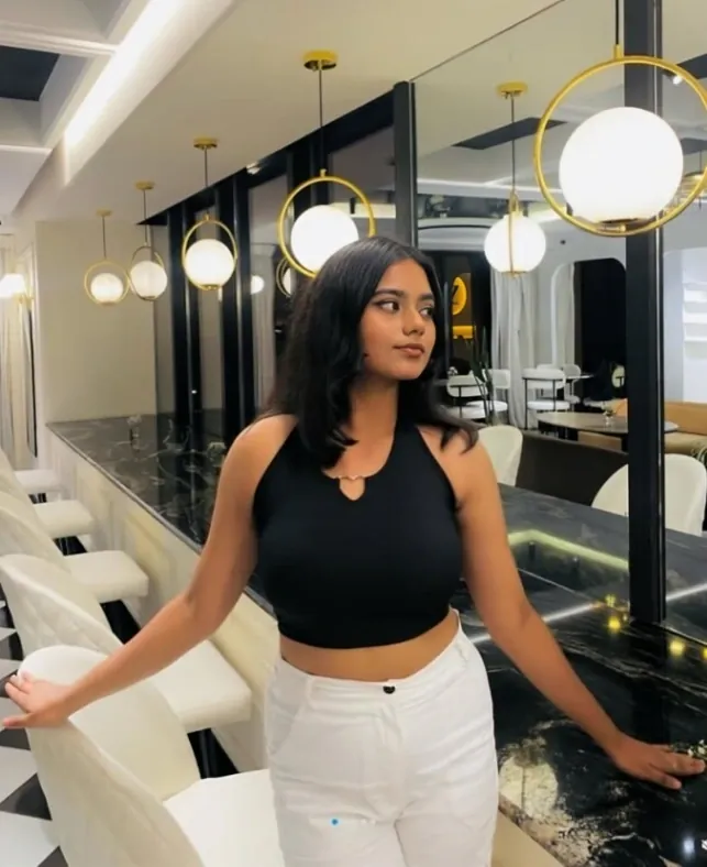 Beautiful Girlfriend Giving Blowjob To Her Boyfriend And Fucked Hard By Him Private Leaked Clip