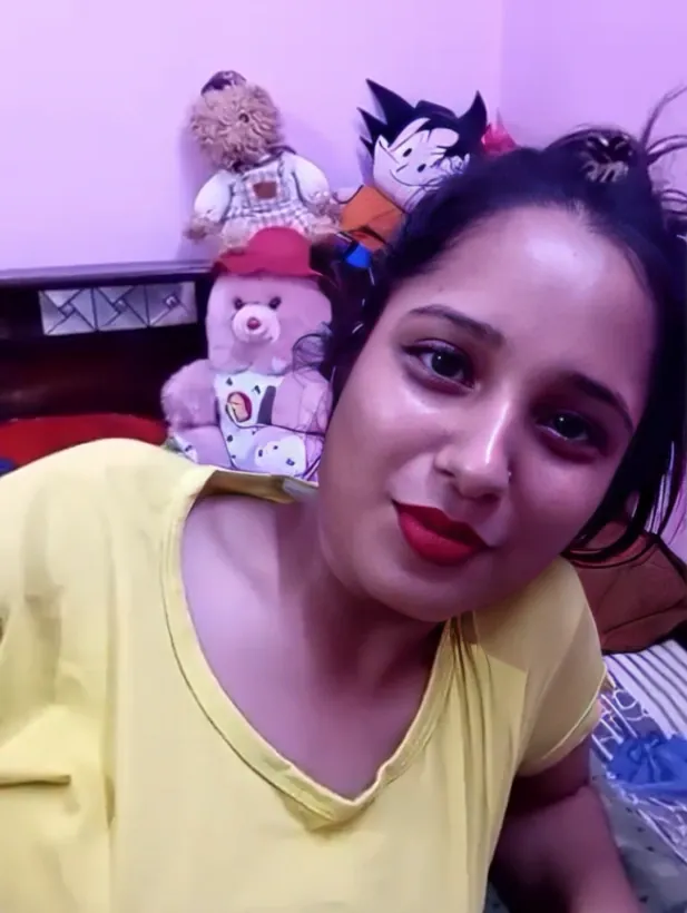 Cute Horny Desi Girlfriend Showing Her Big Boobs And Rubbing Her Pussy Fully Nude