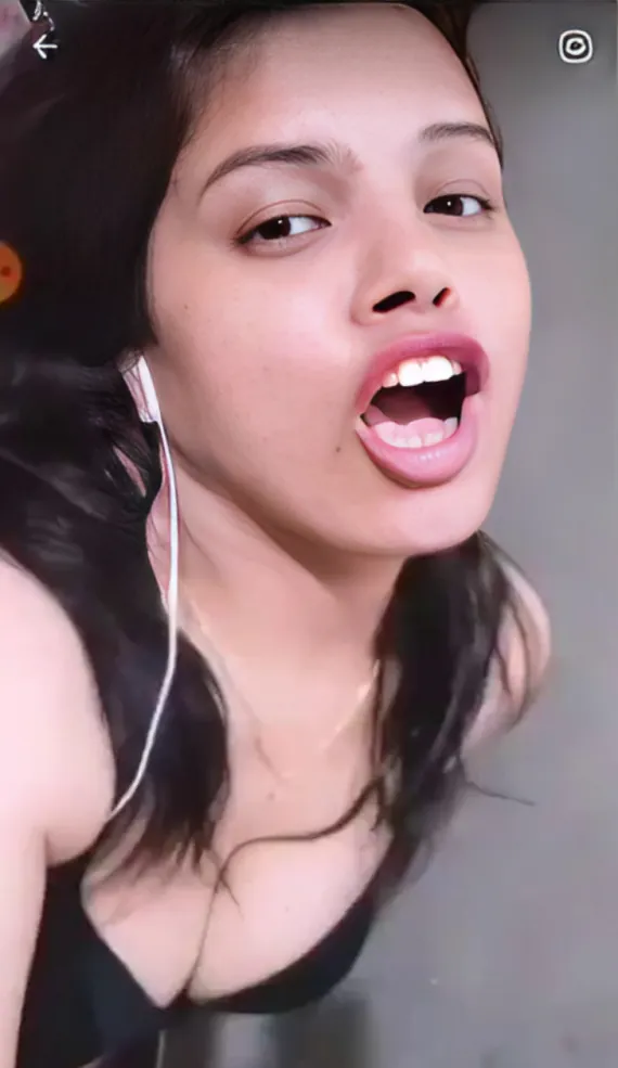 Desi Chamet Girl Kiran Showing Teasing In Sexy Black Bikini And Showing Her Big Melons On Tango With Horny Chatting