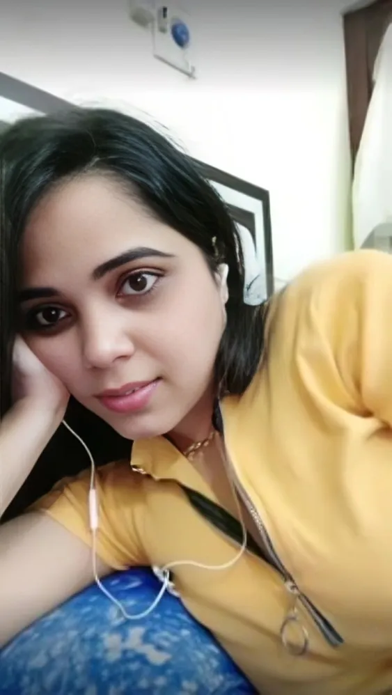 Desi Horny Hot Nasha Queen Stripping Fully Nude And Smoking Hot Show on Tango With Face