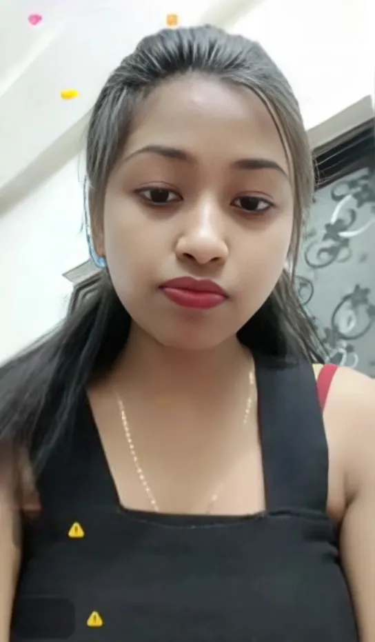 Desi Sexy Girl Priya Queen Fingering Her Pussy And Showing Her Big Asshole On Live Chat