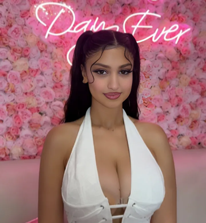 Famous Beautiful Sexy Model Diva Flawless Exclusive Viral Clip In Topless Bikini And Horny Moves