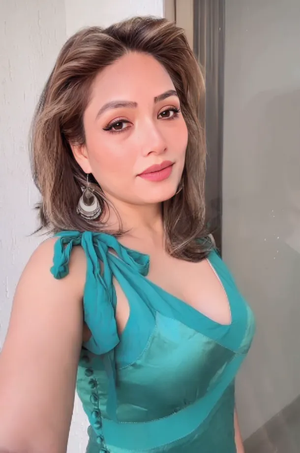 Famous Blue Film Actor Zoya Rathore Fully Nude In BTS And Getting Cum On Her Pussy By Her Co-actor Leaked Clip