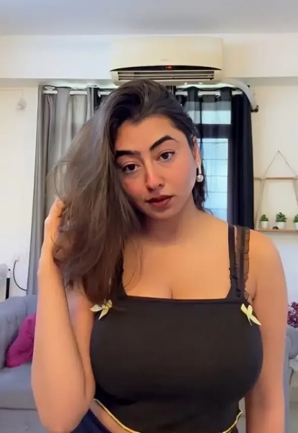 Famous Instagram Model Simran Kamra Showing Her Boobs And Pressing Them Private Video Call