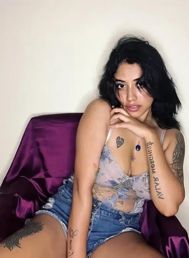 Famous Instagram Model Yajna Seni Teasing In White Saree And Twerking Her Big Ass With Horny Moves