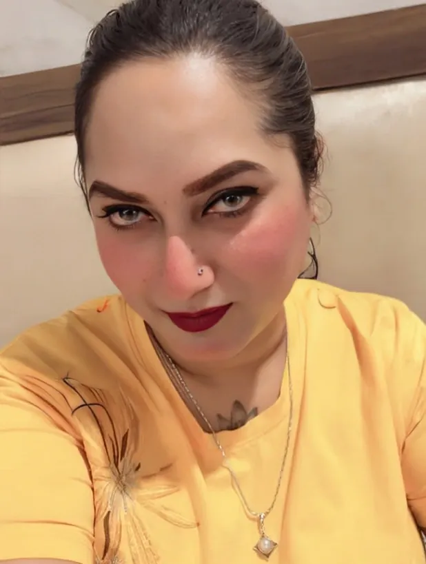 Famous instagram punjabi bhabhi Kamal Kaur giving blowjob to her boyfriend private leaked video