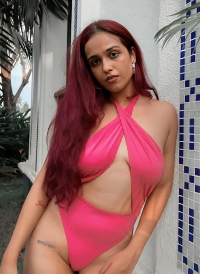 Famous Manifestation Coach Tara Kudale Teasing In Black Lingerie Shows Her Asshole And Rubbing Her Pussy With Dildo Fully Nude