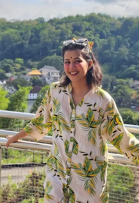 Horny Bangladeshi Girl Tasnuva Ashraf Giving Hard Blowjob To Her Boyfriend In Hotel Room Leaked Clip