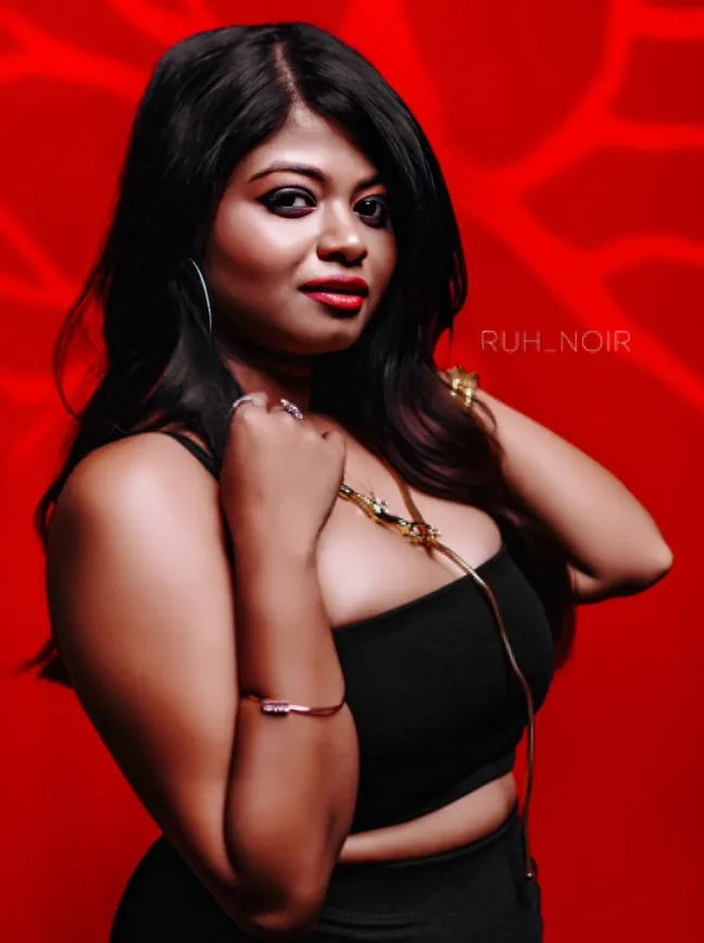 Horny Bong Webseries Actress Divya Mitra Fully Nude Shoot And Horny Poses For Big Boobs And Hairy Pussy