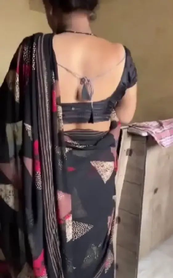 Horny Desi Bhabhi Showing Her Asshole And Fucking Behind Hard By Her Boyfreind