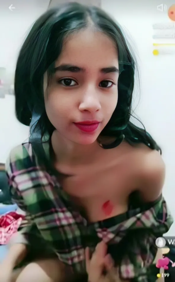 Horny Desi Sweet Babe Xuiteiiiluv Showing Pussy, Asshole, And Hairy Armpits Fully Nude On Live Stream