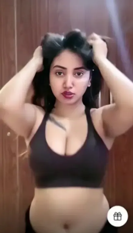 Hot Senorita aka DreamGirl’s Nude Ass Spreading and Dancing Live