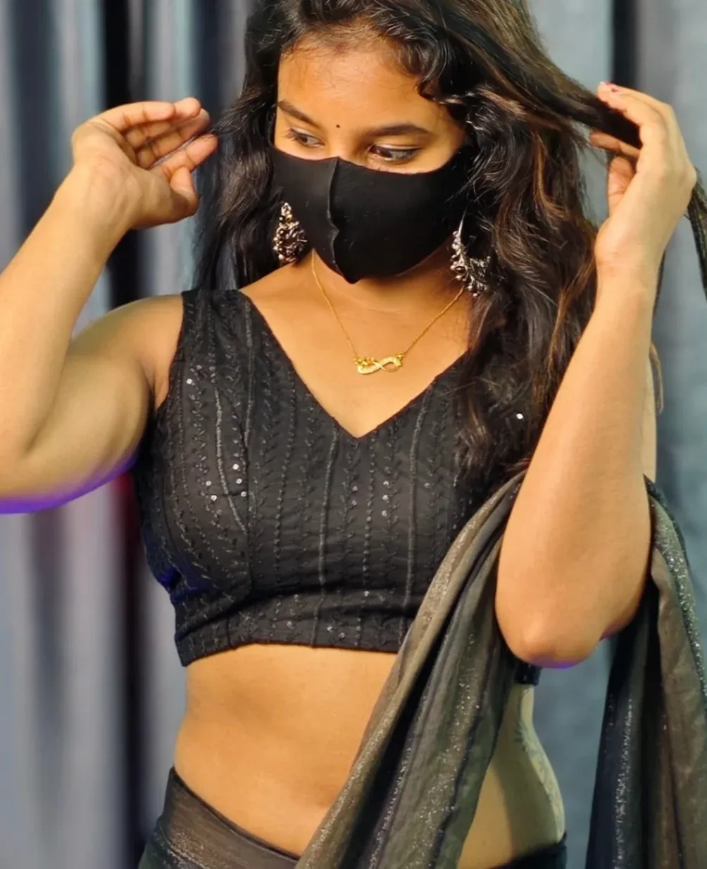 Aleena Kween aka Zugerlips Saree Stripping Video, Pressing Big Boobs & Rubbing Wet Pussy in Panty