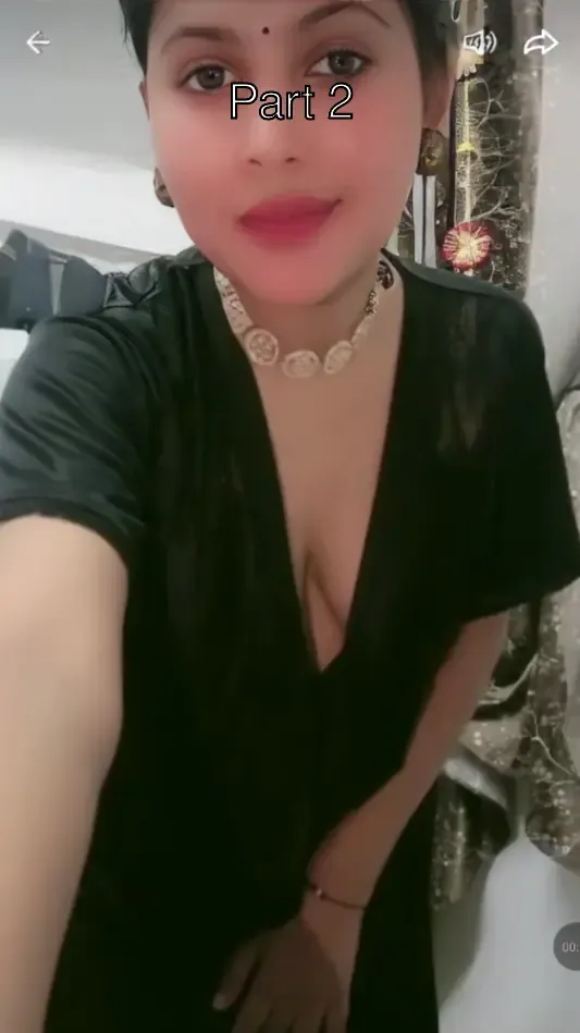 Desi Bhabhi Deep Cleavage Teasing Her Boobs Live on Tango – Part 2