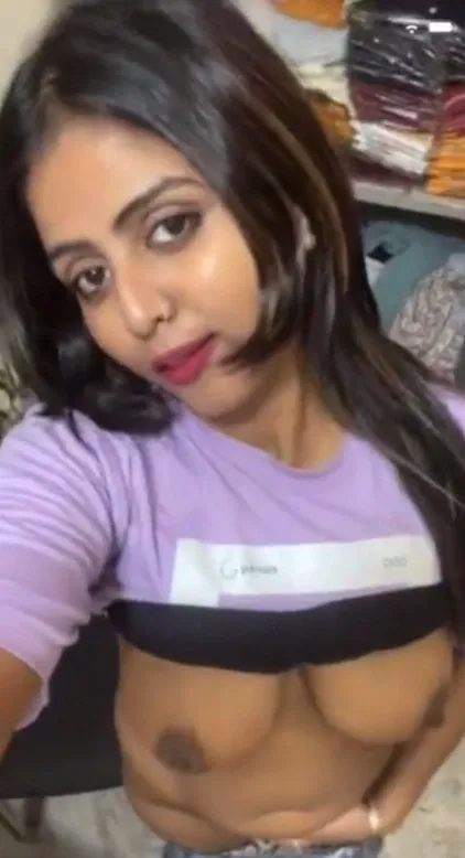 Desi Cam Girl Nude Teasing Her Boobs and Pussy with Hot Face Expressions