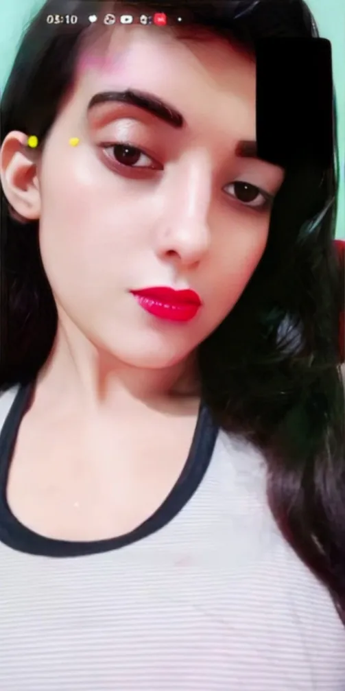 Desi Girlfriend Strips Fully Nude on Instagram Leaked Boobs and Wet Pussy XXX Video