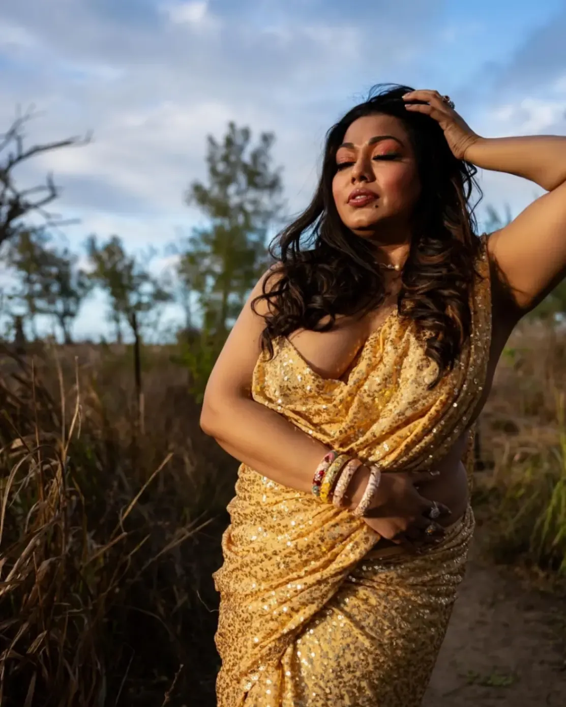 Desi MILF Saroni Roy Model Flashes Her Massive Boobs in Public