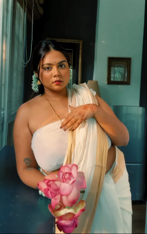 Famous Bengali Influencer Oasi Das Leaked Nude Saree Tease Showing Huge Boobs