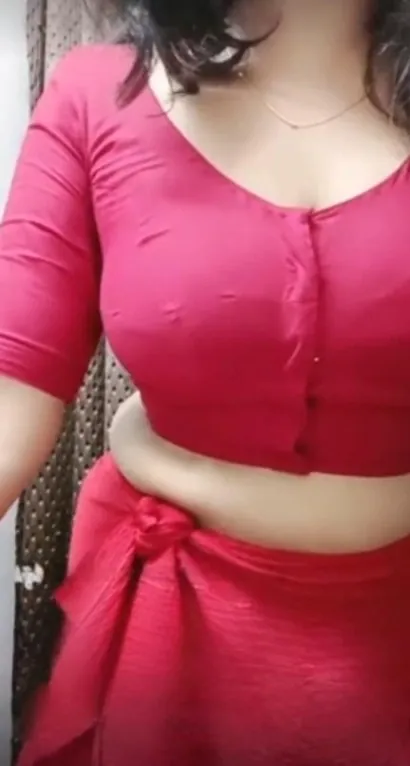 Hot Mallu Babe Fully Nude Stripping and Spreading Legs for a Pink Pussy Closeup