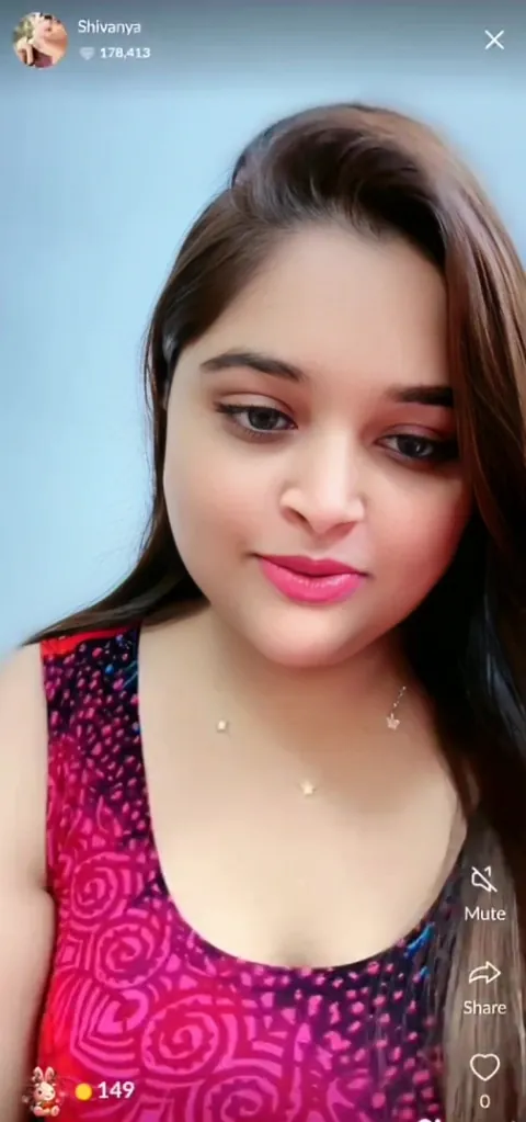 Hot Tango Girl Live Nude Show Teasing Big Boobs and Pussy Closeup