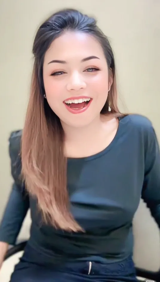 Indian Girl Live XXX Show Titty Reveal Spreading Legs for Pink Vibrator