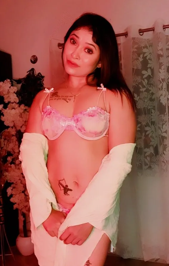 Influencer Sdas Stripping Nude Spreads Legs, Dildo Fucks Wet Pussy