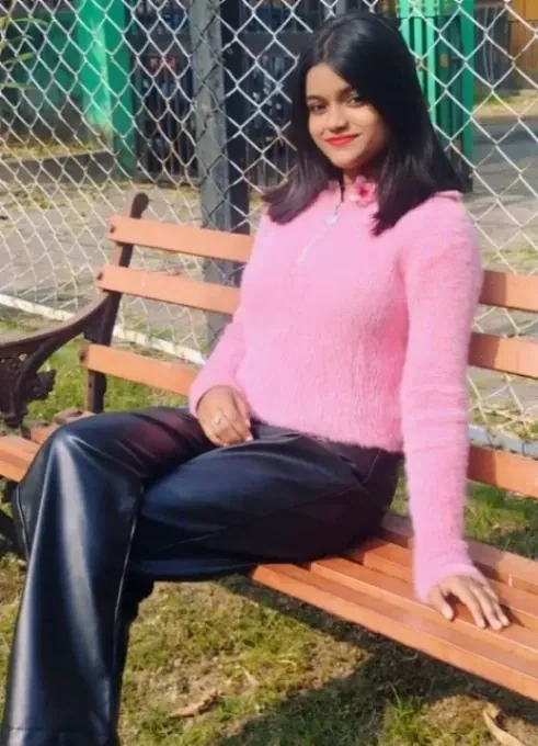 Insta Beauty Amaira Roy Saree Strip Topless Naked Boobs Tease MMS