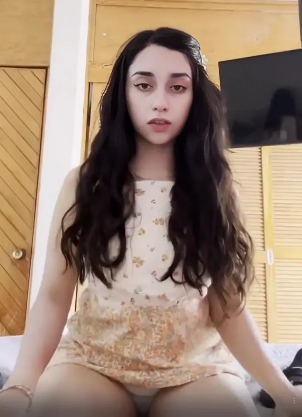 Insta Hottie Fully Nude Rides Her Hubby’s Hard Dick