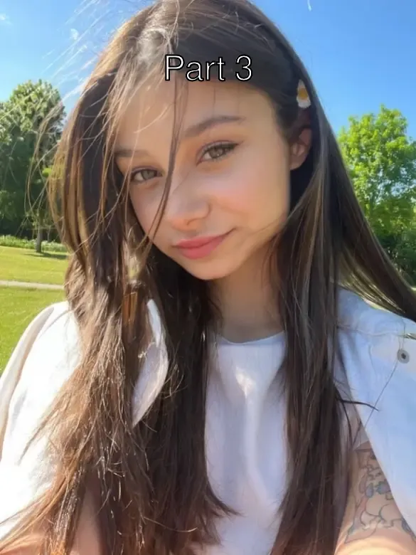 Insta Model Mia Fully Nude Boobs Tease and Spreads Legs Wide for Pussy Closeup – Part 3