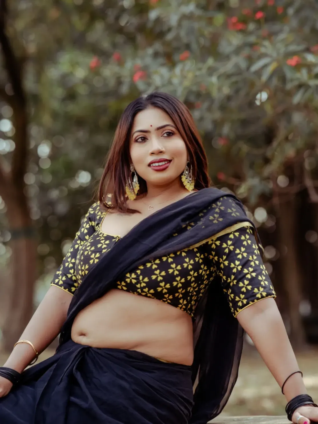 Moumi Nude Saree Tease & Playing with Big Boobs