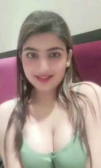 Nisha aka Lemon Girl Jiggling Boobs & Nipple Flash