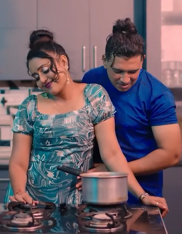 Pallavi Patil – Working Woman Feneo