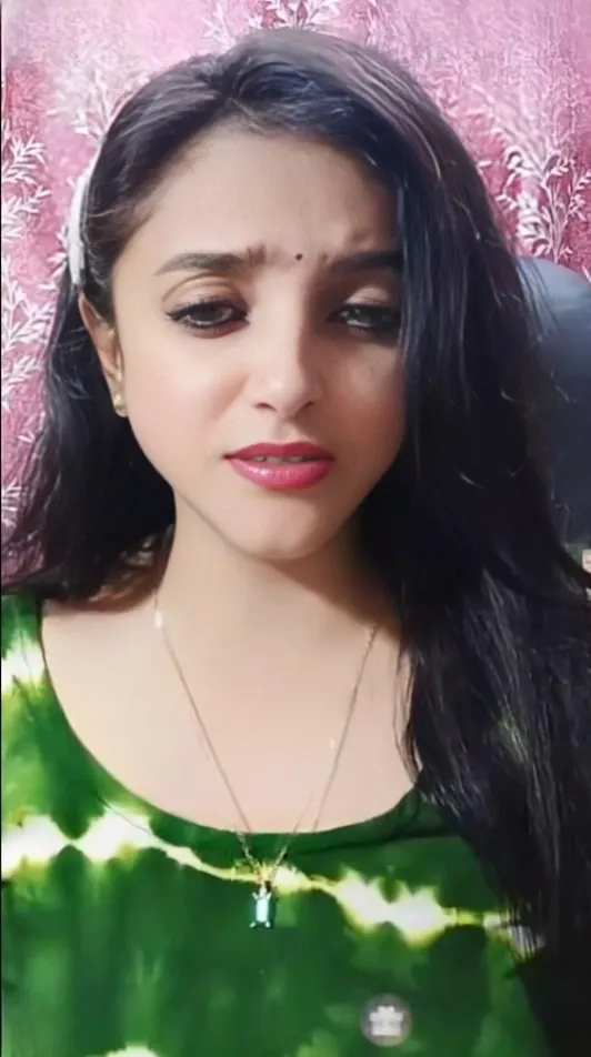 Sexy Indian Girl Nude on Chamet Cam Show Revealing Her PERFECT Boobs