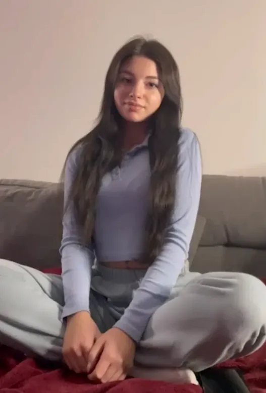 Sexy Teen Girl Showing 10 Ways Girls Masturbate in Viral XXX Video