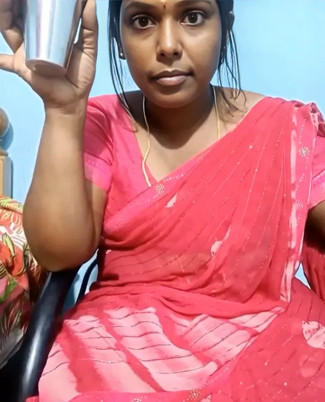 Tamil Bhabhi XXX Nude Pressing Big Tits Licking, Twearking and Fingering Her Pussy