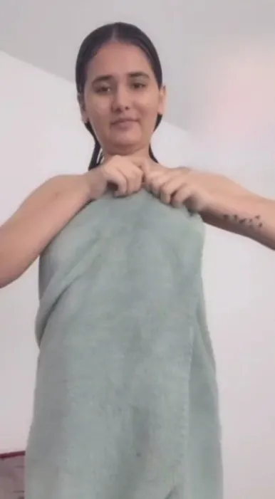 Trending Towel Girl Fully Nude Showing Boobs, Pussy, and Her Ass in Hot Viral Video