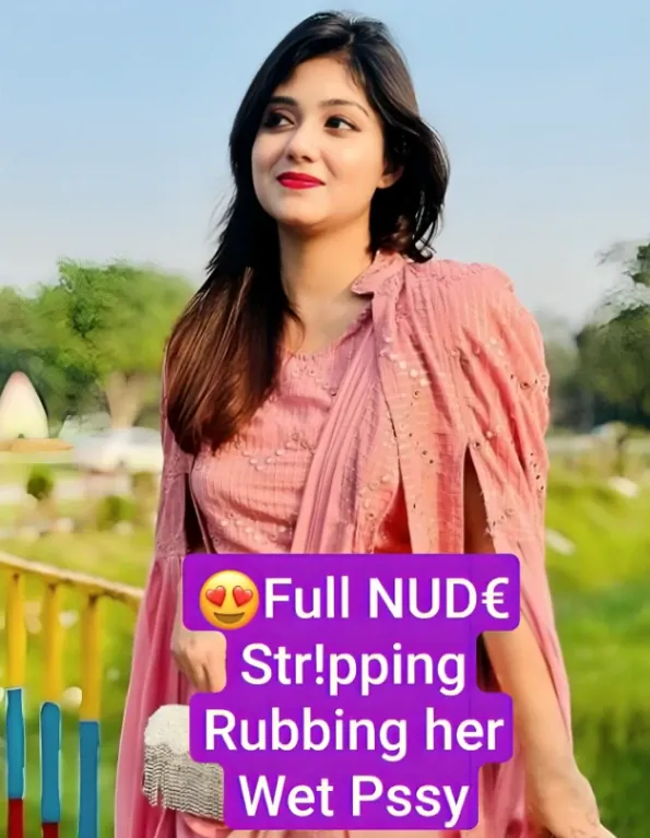 Viral Insta Girl Strips Nude, Plays with Boobs & Rubs Wet Pussy