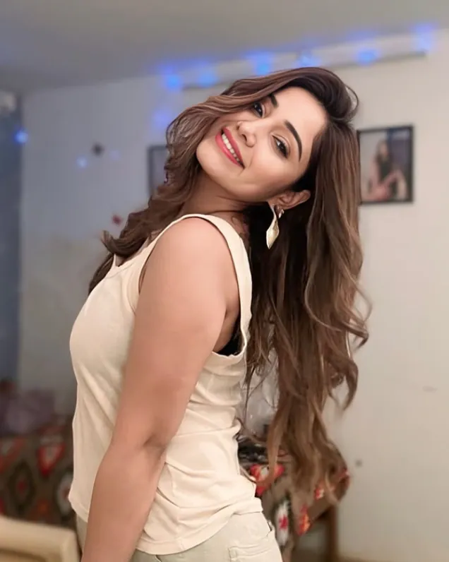 😍Webseries Actress Priya Mishra Trending Most Surprising Nude Content From her App Showing and Pressing her Boobs🥵💦