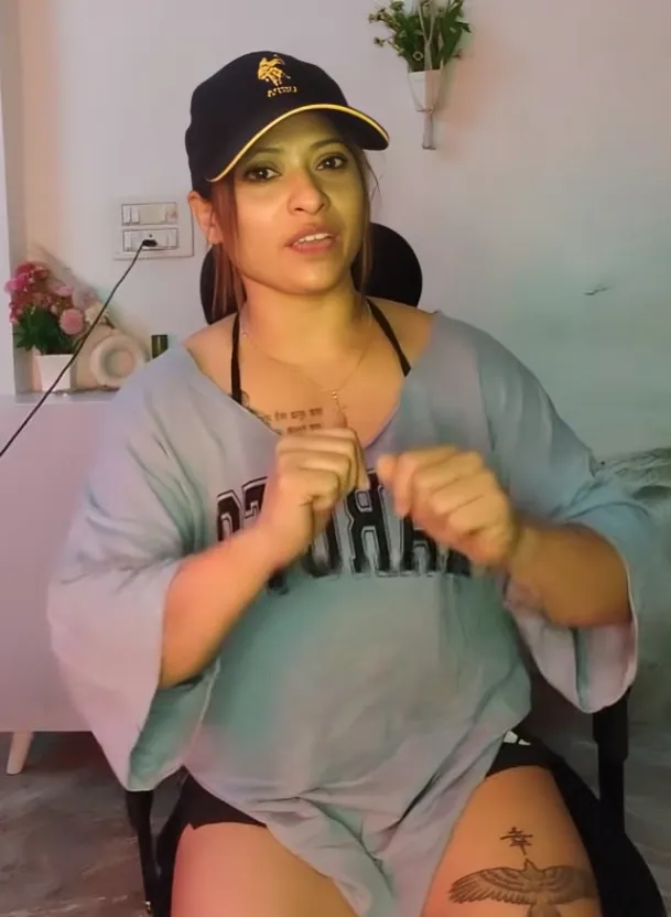 Youtuber Sdas Stripping Full Nude Masturbating with a Big Dildo Leaked Video