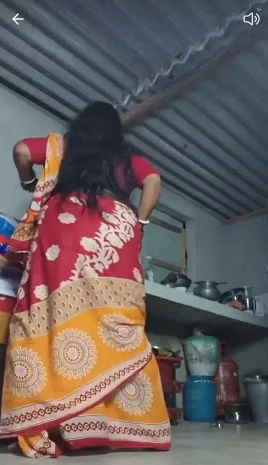 Desi Aunty Strips Live on Tango Uses Vibrator on Her Pussy and Cums Hard