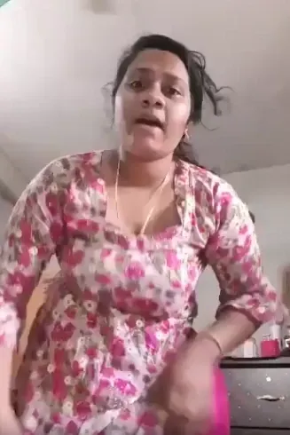 Horny Bhabhi Strips Nude on Videocall, Spreads Legs Wide to Show Wet Pussy