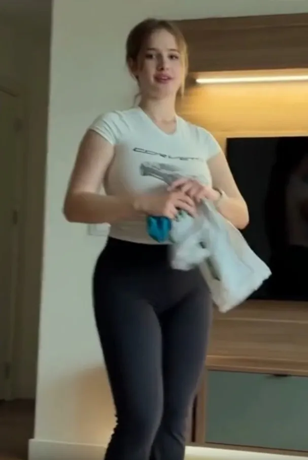 Horny Desi Maid Fucked Hard For Extra Cash Behind Owners Back Real leaked Sex