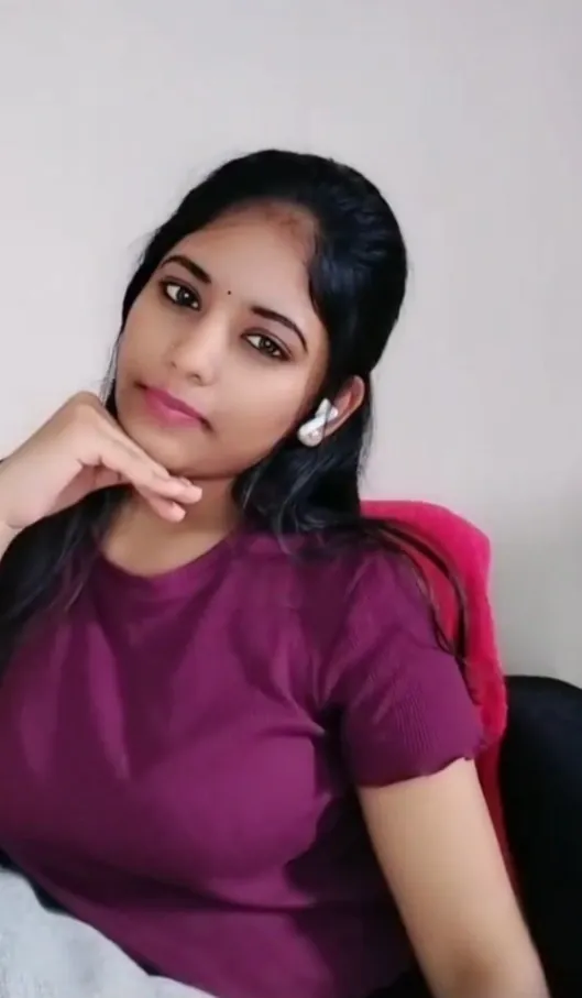 South Indian lady fingers her wet pussy during hot video call sex chat