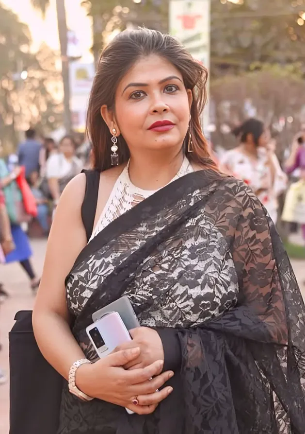 Horny Insta Milf Athenea Chakraborty Gets Fully Nude And Fingers Her Wet Pussy With Sexy Expressions