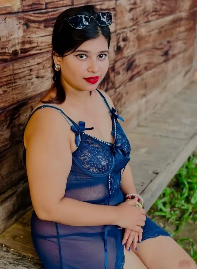 Bangladeshi Influencer Rima Akter Fully Nude Showing Huge Boobs and Shaved Pussy On Private Video Call