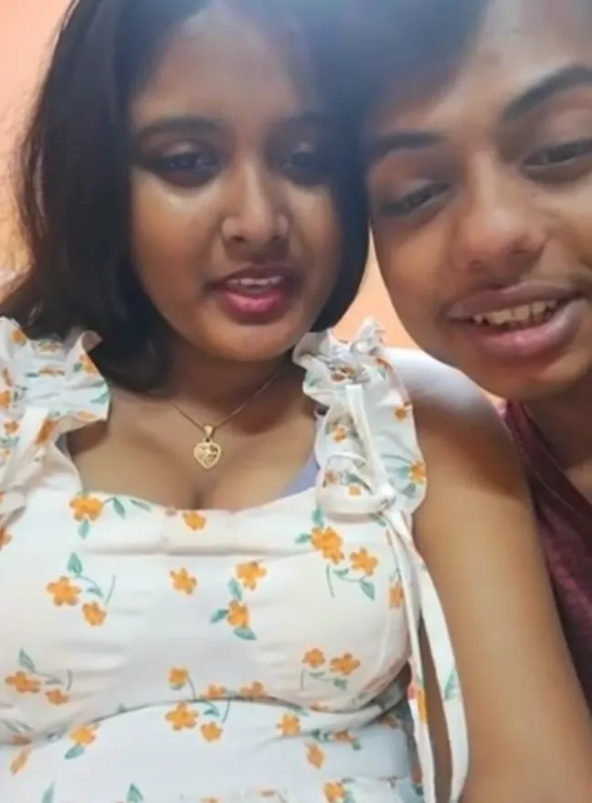 Chubby Desi Babe Nipple Licking and Blowjob Session Leaked