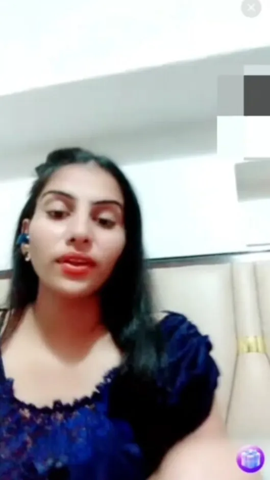 Horny camgirl gets naked live showing her big boobs and tight pussy on webcam