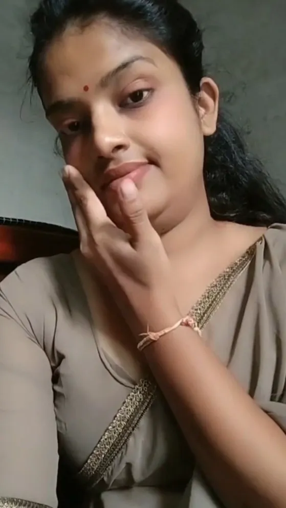 Horny South Indian Girl Shows Big Boobs And Wet Pussy During Dirty Videocall Sex Session