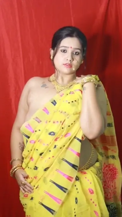 Stunning fashion model Tale of Ridz strips saree and goes topless on cam teasing her big boobs
