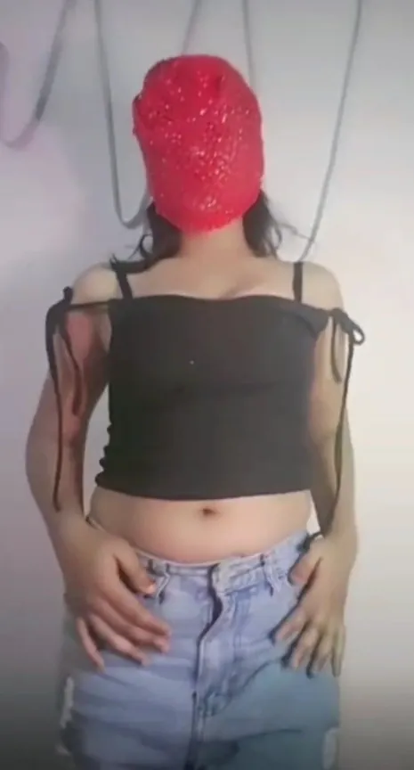 Sexy girl stripping slowly gets full nude on Tango Live Show